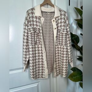 Debut cream and tan button up card again sweater size medium fall cozy K323